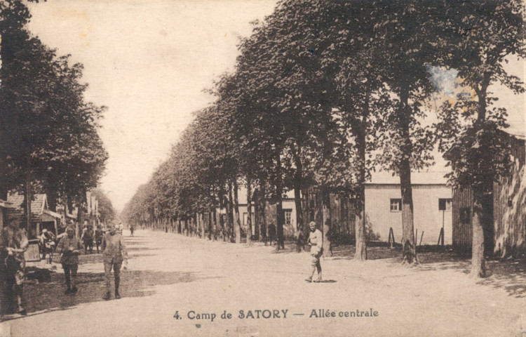 Camp de Satory - Allée centrale. F. David, 21 rue des Réservoirs, Versailles
