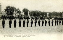 MM. le roi et la reine d'Italie à Paris (14-18 oct. 1903). A Versailles - L'arrivée au Château. L.L.
