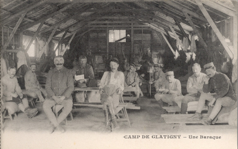 Camp de Glatigny - Une Baraque. Impr. Edia, Paris-Versailles