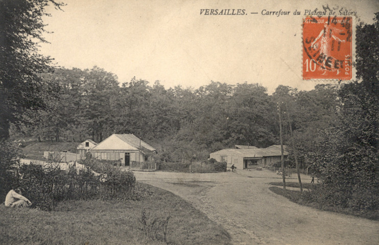 Versailles - Carrefour du Plateau de Satory.