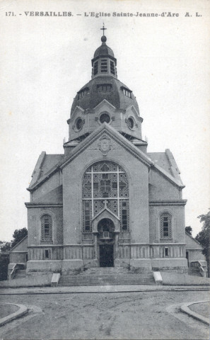 Versailles - L'Église Sainte-Jeanne-d'Arc. A. Leconte, 38 r. Ste-Croix-de-la-Bretonnerie, Paris