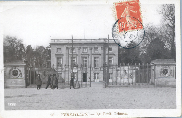 Versailles - Le Petit Trianon. Marque Rose, 45 rue du Temple, Paris