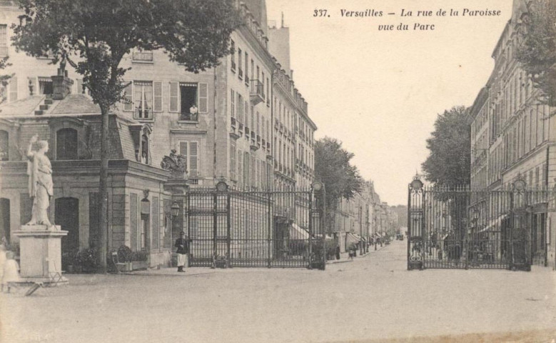 Versailles - La Rue de la Paroisse vue du Parc. Héliotypie A. Bourdier, Versailles