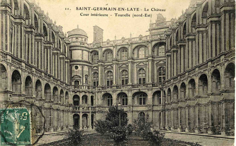 Saint-Germain-en-Laye. Le château. Cour intérieure. Tourelle (nord-est).