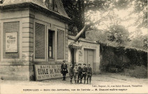 Versailles - Bains des Jambettes, vue de l'entrée - M. Chauvet maître-nageur. Édit. Deprat, 21 rue Saint-Honoré, Versailles