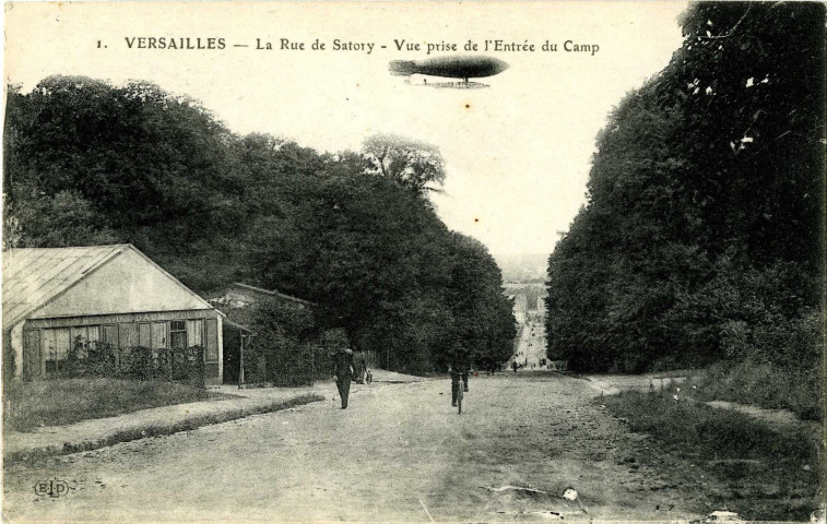 Versailles - La rue de Satory - Vue prise de l'entrée du Camp. Imp. E. Le Deley, Paris