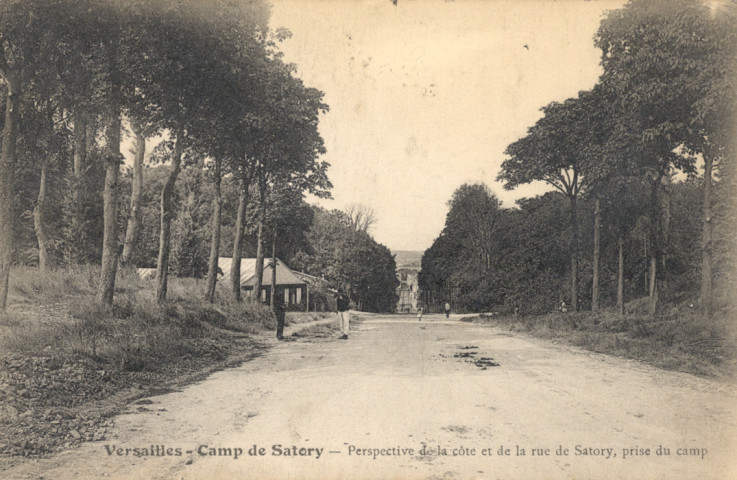 Versailles - Camp de Satory - Perspective de la côte et de la rue de Satory, prise du camp.