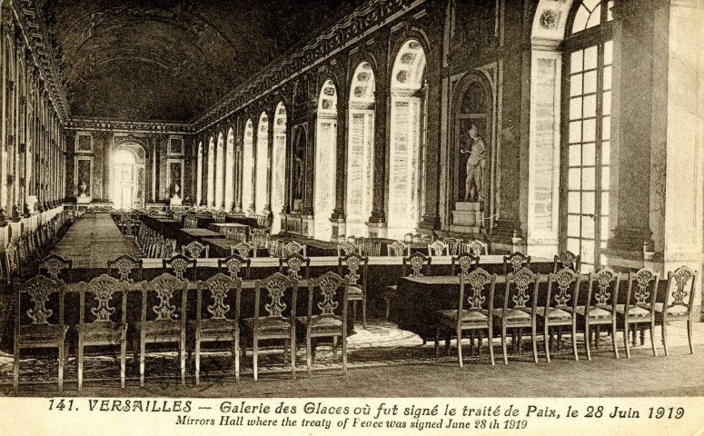 Versailles - Galerie des Glaces où fut signé le traité de Paix, le 28 juin 1919. F. David, 21 rue des Réservoirs, Versailles