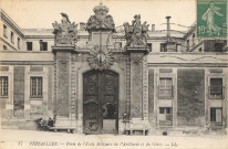 Versailles - Porte de l'École Militaire de l'Artillerie et du Génie.