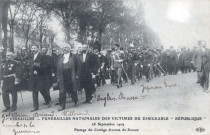 Versailles - Funérailles nationales des victimes du dirigeable "République" - 8 Septembre 1909 - Passage du Cortège Avenue de Sceaux. E.L.D.