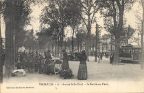 Versailles - Avenue de Saint-Cloud - Le Marché aux Fleurs. Collection des Galeries Modernes