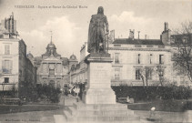 Versailles - Square et Statue du Général Hoche. Mme Moreau, édit., Versailles