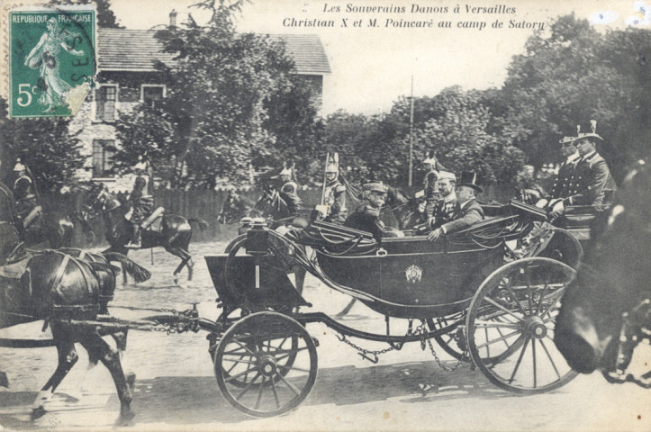 Les Souverains Danois à Versailles - Christian X et M. Poincaré au camp de Satory Edia, Paris-Versailles