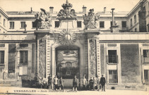Versailles - École Militaire rue Gambetta. Mme Moreau, édit., Versailles