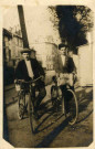 [Cyclistes avenue de Saint-Cloud].