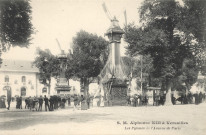 S. M. Alphonse XIII à Versailles - Les Pylônes de l'Avenue de Paris. A. Bourdier, impr.-édit., Versailles