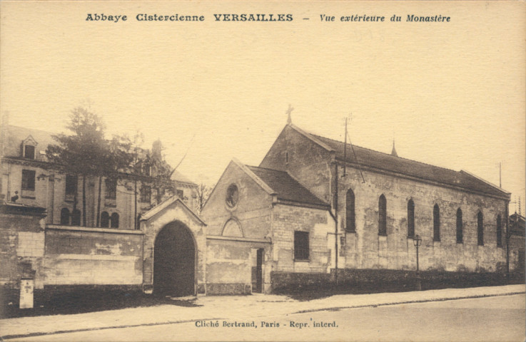 Abbaye Cistercienne Versailles - Vue extérieure du Monastère. Cliché Bertrand, Paris