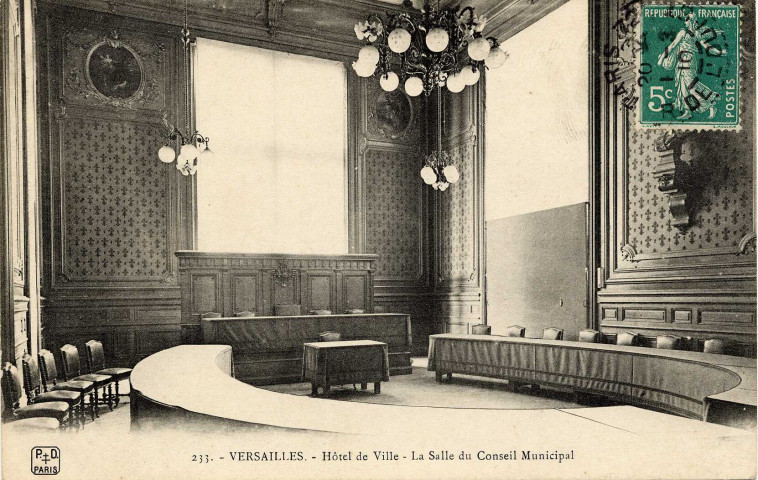 Versailles - Hôtel de Ville - La Salle du Conseil Municipal. P.D., Paris
