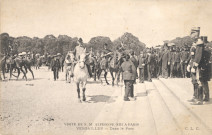Visite de S. M. Alphonse XIII à Paris - Versailles - Dans le Parc. C.L.C.