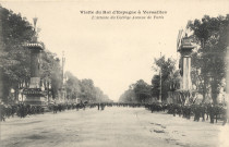 Visite du Roi d'Espagne à Versailles - L'attente du Cortège Avenue de Paris. A. Bourdier, impr.-édit., Versailles