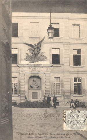 Versailles - Buste de l'Organisateur de la Victoire dans l'École d'Artillerie.