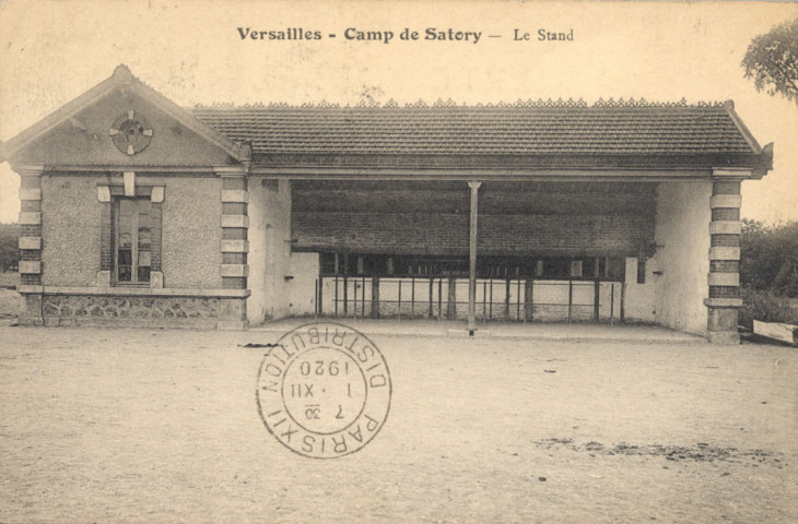 Versailles - Camp de Satory - Le stand.
