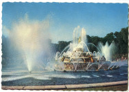 Le Château de Versailles : Le Bassin de Latone. The Lake of Latona. Der Springbrunnen Latonas.