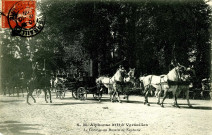 S.M. Alphonse XIII à Versailles. Le cortège au Bassin de Neptune. A. Bourdier, impr.-édit., Versailles