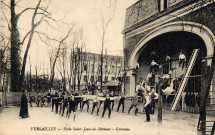Versailles - École Saint-Jean-de-Béthune - Gymnase. J. David et E. Vallois, phot.-édit., 99 rue de Rennes, Paris