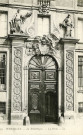 Versailles - La Bibliothèque - La Porte. L.L.