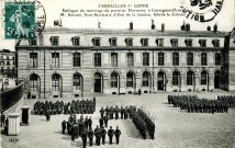 Versailles - 1er Génie. Épilogue du sauvetage du puisatier Duronsoy à Cuvergnon (Orne). M. Sarraut, sous-secrétaire d'État de la guerre, félicite le colonel. E.L.D.