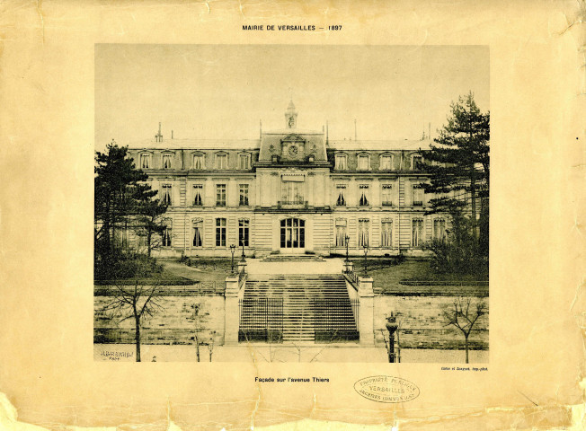 Mairie de Versailles. Façade intérieure (cour de la Mairie) et façade sur l'avenue Thiers.