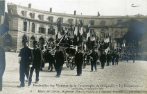 Funérailles des Victimes de la Catastrophe du Dirigeable "La République" (Versailles, 28 Septembre 1909) - Départ du Cortège ; en premier plan : Corbillard de l'Adjudant Vincenot. ND Phot.