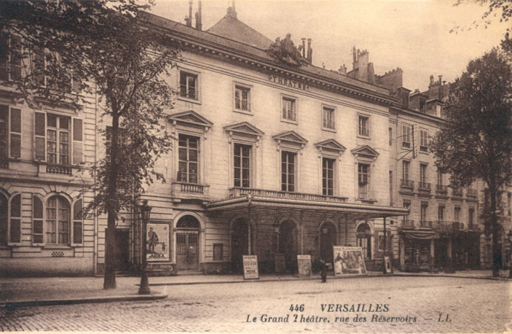 Versailles - Le Grand Théâtre, rue des Réservoirs. Lévy et Neurdein réunis, 44, rue de Letellier, Paris