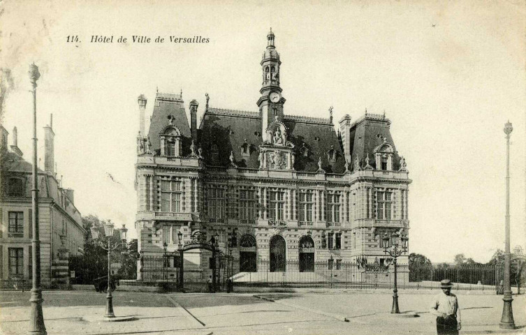 Hôtel de Ville de Versailles. Héliotypie Bourdier et Faucheux, Versailles