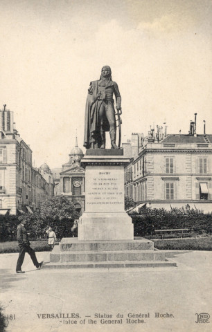 Versailles - Statue du Général Hoche. Neurdein Frères, imp. Crété, succ., Paris-Corbeil