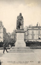 Versailles - Statue du Général Hoche. Neurdein Frères, imp. Crété, succ., Paris-Corbeil