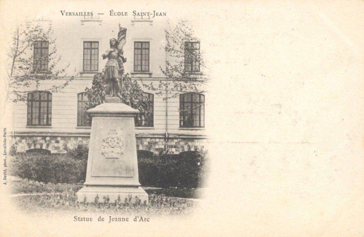 Versailles - École Saint-Jean - Statue de Jeanne d'Arc. J. David, phot., Levallois-Paris
