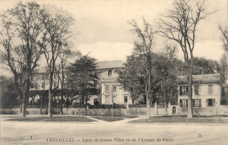 Versailles - Lycée de Jeunes Filles vu de l'Avenue de Paris.