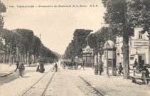 Versailles - Perspective du Boulevard de la Reine.