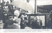 Réception de S. M. la Reine et du Prince royal de Hollande à Versailles - S. M. la Reine Wilhelmine et M. le Président de la République quittent le Champ de Manœuvres de Satory pour se rendre au Château de Versailles (3 juin 1912). N.D. Phot.