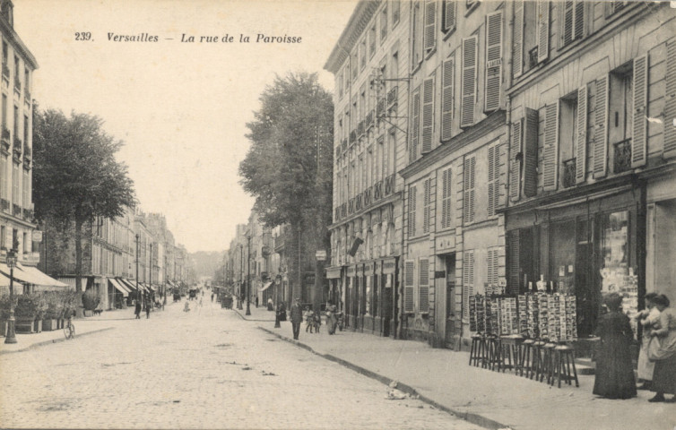 Versailles - La rue de la Paroisse. Héliotypie A. Bourdier, Versailles