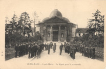 Versailles - Lycée Hoche - Le départ pour la promenade. M. K.