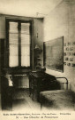 Versailles - École Sainte-Geneviève, ancienne "rue des Postes" - Une chambre de pensionnaire. Éditions J. David et E. Vallois, 99 rue de Rennes, Paris