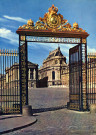 Le château de Versailles - La Grille d'Honneur.