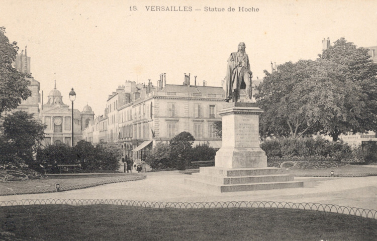 Versailles - Statue de Hoche.