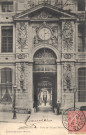Versailles - Porte de l'Hôpital Militaire. Collection des Galeries Modernes