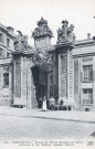 Versailles - Entrée de l'École Militaire du Génie. Neurdein Frères, imp. Crété, succ., Paris-Corbeil