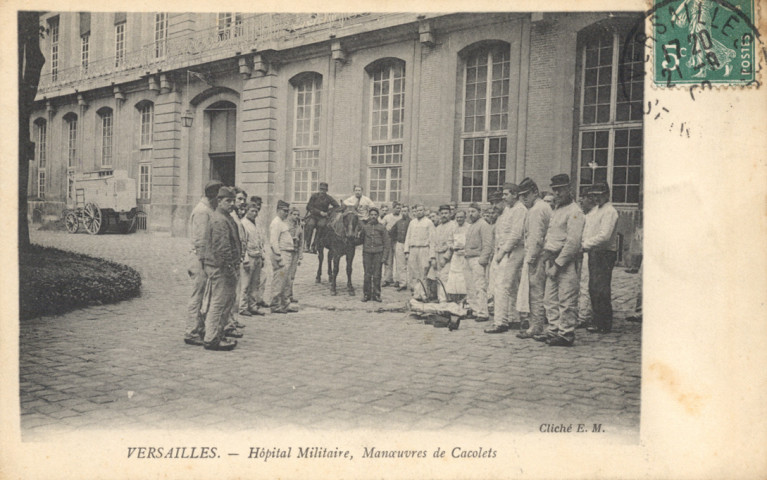 Versailles - Hôpital Militaire, Manœuvres de Cacolets. Cliché E.M.