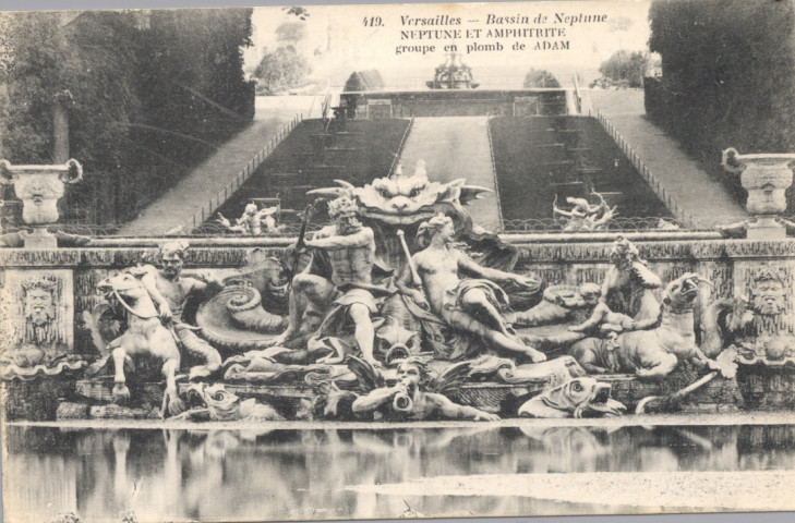 Versailles - Bassin de Neptune. Neptune et Amphithrite, groupe en plomb de Adam. Edia